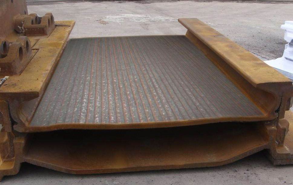 堆焊耐磨合金复合板.jpg